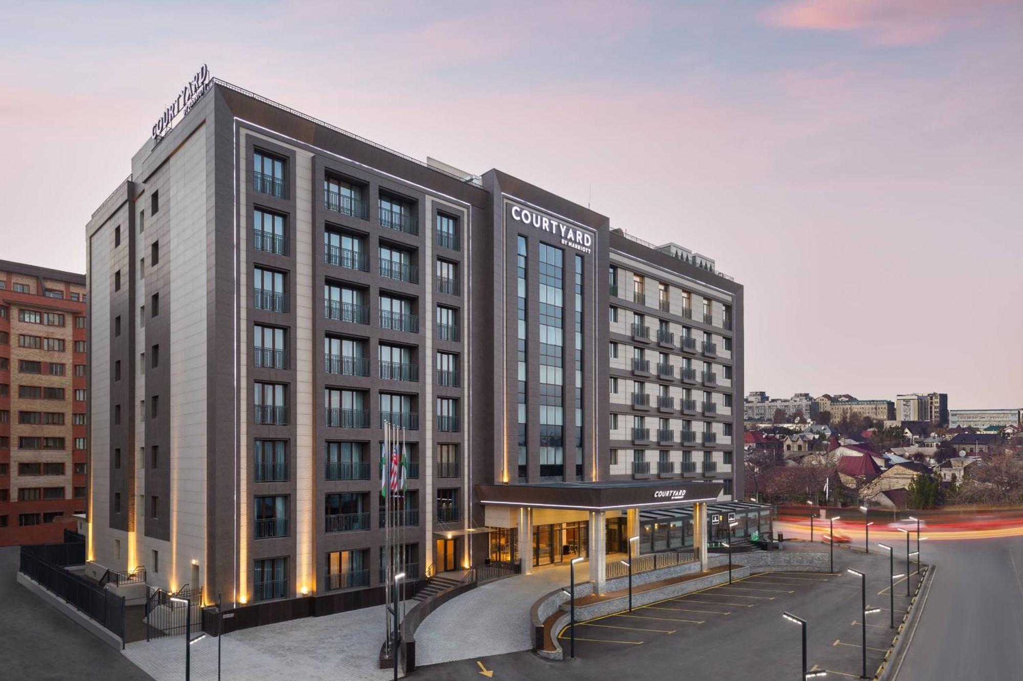 Готель Courtyard By Marriott Ташкент Екстер'єр фото